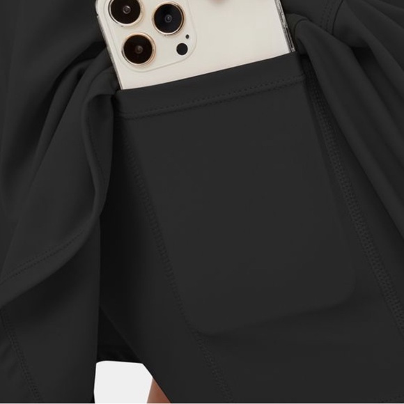 Halara skirt - Picture 2 of 4